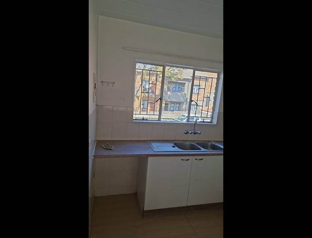 2 BEDROOM PROPERTY TO RENT IN NORTHCLIFF